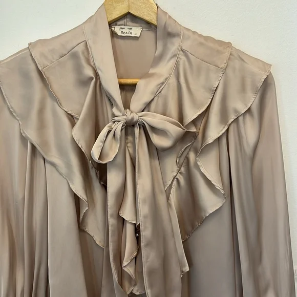 VINTAGE BERIN satin blouse top button front ruffle layers neck ties taupe large - Picture 7 of 13